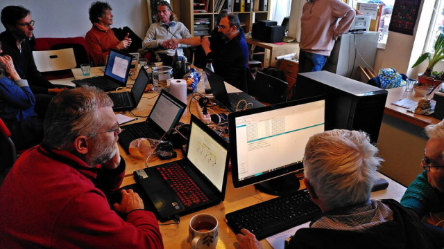 Tijdens de Linux020 Inloop in het Noppes kantoor Tijdens de Linux020 Inloop in het Noppes kantoor